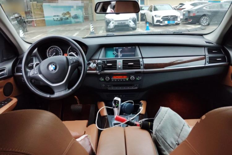 Used BMW X6 2011 xDrive35i Center Console