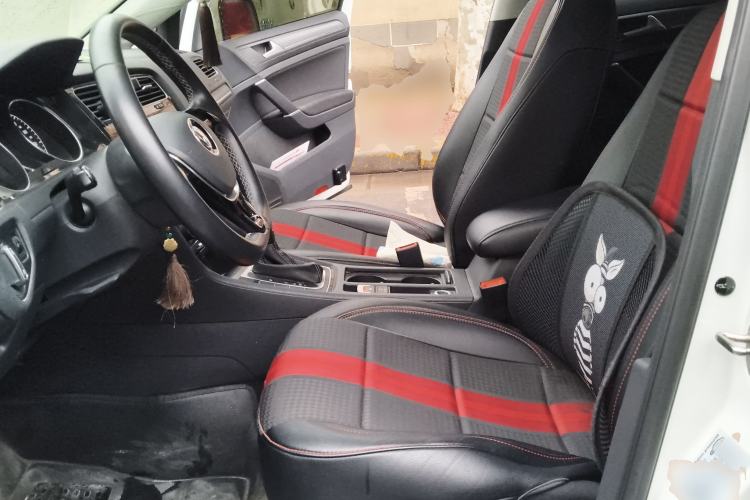 Used Volkswagen Golf 2017 1.6L Automatic Comfort Million-Vehicle Anniversary Edition
