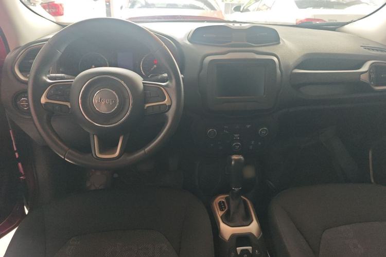 Used Jeep Renegade 2018 Connected Large Screen Version 180T Automatic High-Energy Edition Center Console