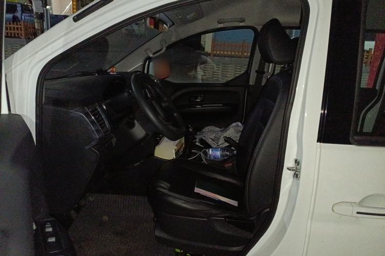 Used Jinbei Gold Hiace 2024 1.5L Travel Lion Commercial Version 7-Seater Driver Seat