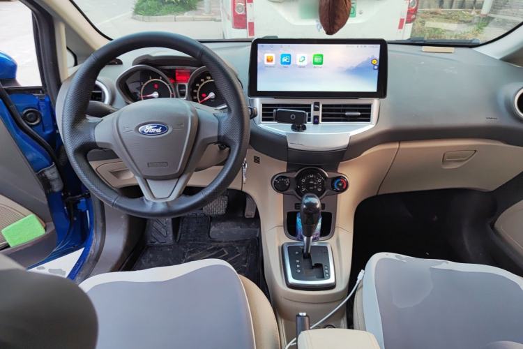 Used Ford Fiesta 2011 Hatchback 1.5L Automatic Fashion Edition Center Console