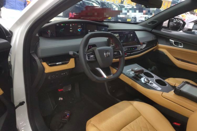 Used CHANGAN UNI-K 2021 2.0T All-Wheel Drive Prestige Version Center Console