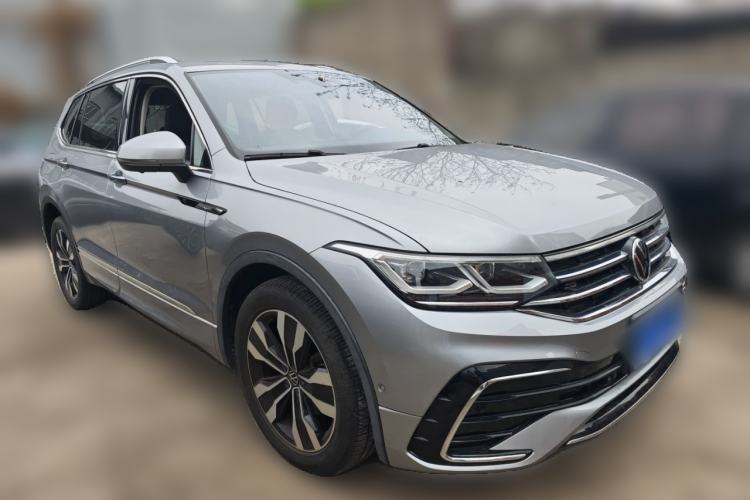 Used Volkswagen Tiguan L 2022 330TSI Automatic Two-Wheel Drive R-Line Flagship Edition Front Right 45 Deg