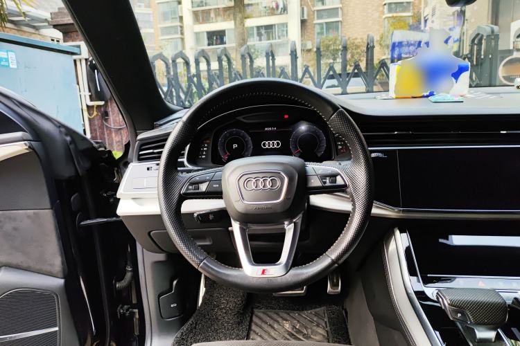 Used Audi Q8 2019 55 TFSI Prestige Dynamic Edition Steering Wheel