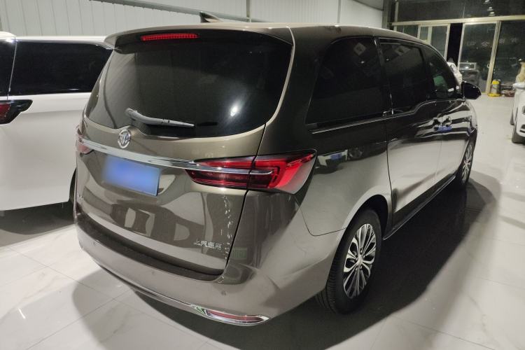 Used Buick GL8 2023 Facelifted Land Cruiser Executive Luxury Version
