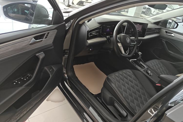 Used Volkswagen Sagitar 2023 200TSI DSG Excellence Edition
