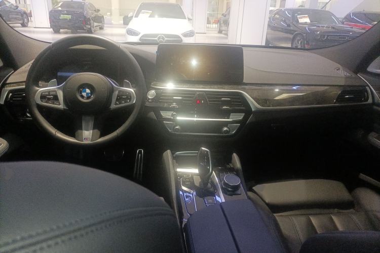 Used BMW 6 Series GT 2024 630i M Sport Luxury Package Center Console