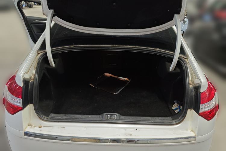 Used Citroen C5 2012 2.0L Automatic Luxury Edition Trunk