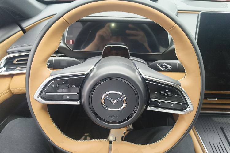 Used Mazda EZ-6 2024 Pure Electric 600 ZhiZun Edition Steering Wheel