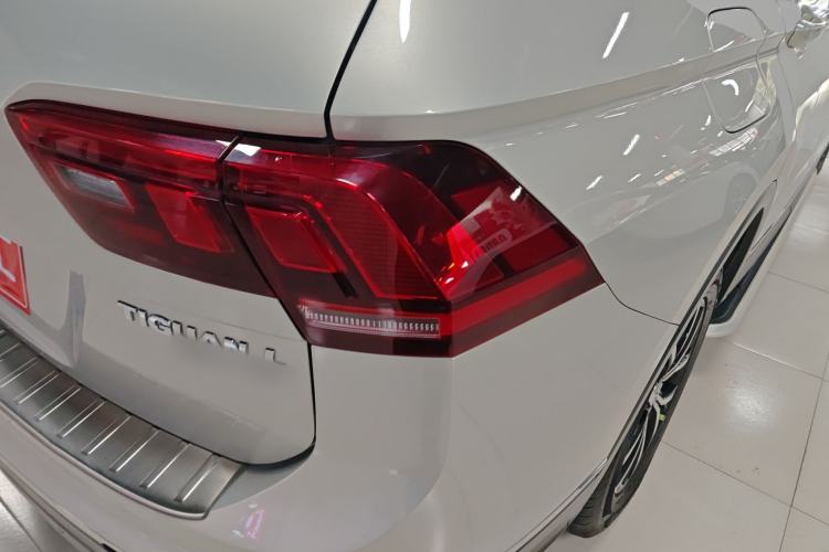 Used Volkswagen Tiguan L 2017 330TSI Automatic Two-Wheel Drive Luxury Edition Right Rear Taillight