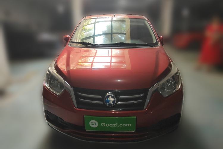 Used Venucia R50 2015 1.6L Automatic Fashion Edition
