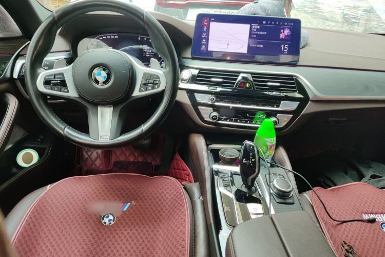 Used BMW 5 Series 2022 Second Facelift 530Li Leading Edition M Sport Package Center Console