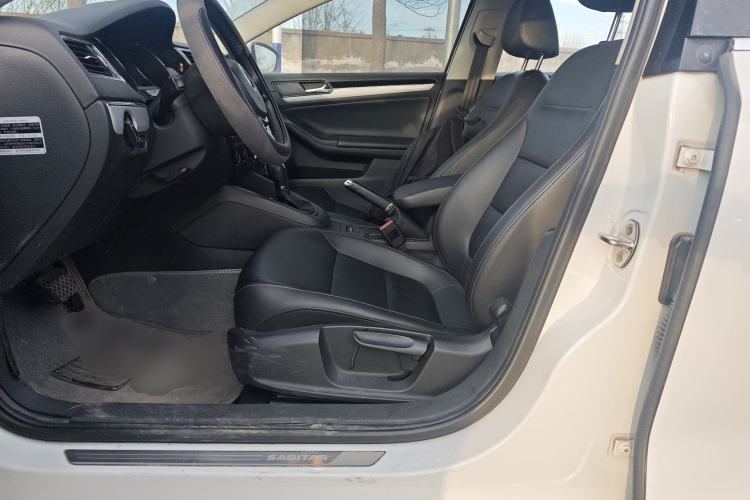 Used Volkswagen Sagitar 2015 230TSI Automatic Comfort Version