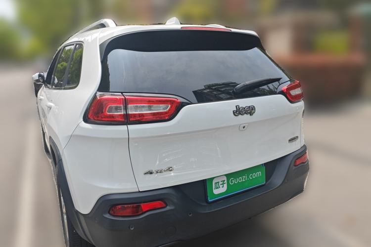 Used Jeep Cherokee 2014 2.4L Luxury Edition Rear