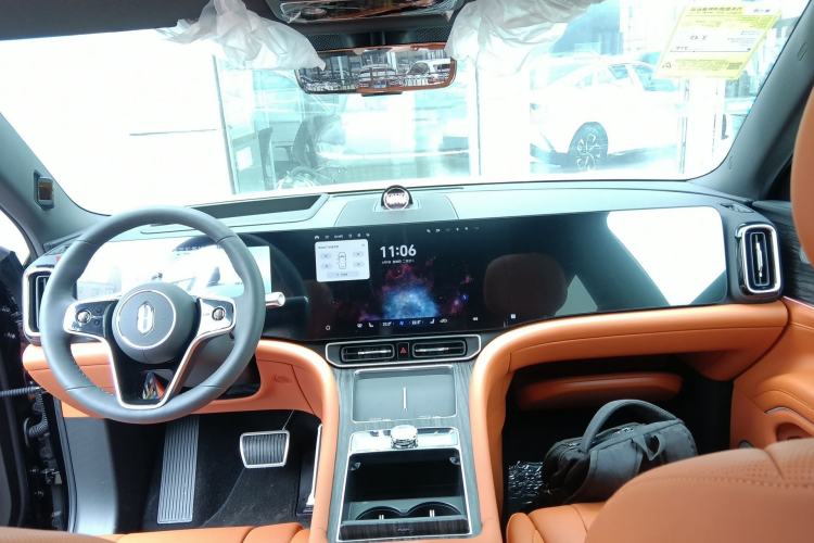 Used Hima AITO M9 2025 Extended-Range Ultra Version 52 kWh 6-Seater Center Console