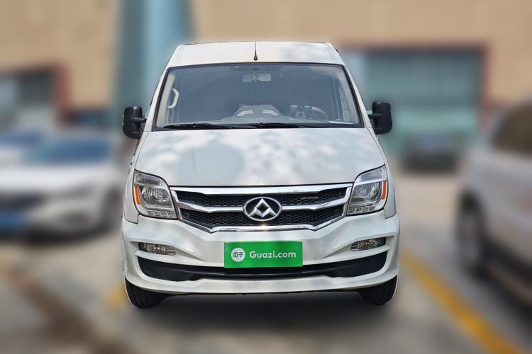 Used SAIC MAXUS Xintu V80 2017 2.5T 6-Speed Manual Aoyuntong National V Short Wheelbase Mid-Height 5/6/10-Seater
