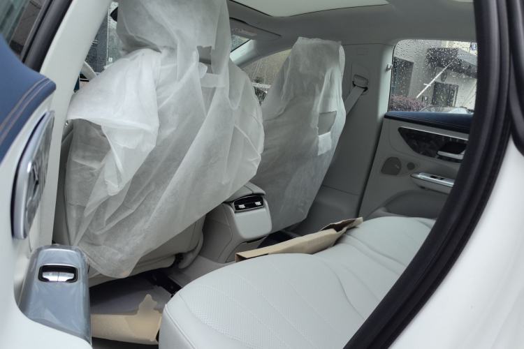 Used Mercedes-Benz EQE 2025 500 4MATIC Pioneer Edition Left Rear Seat