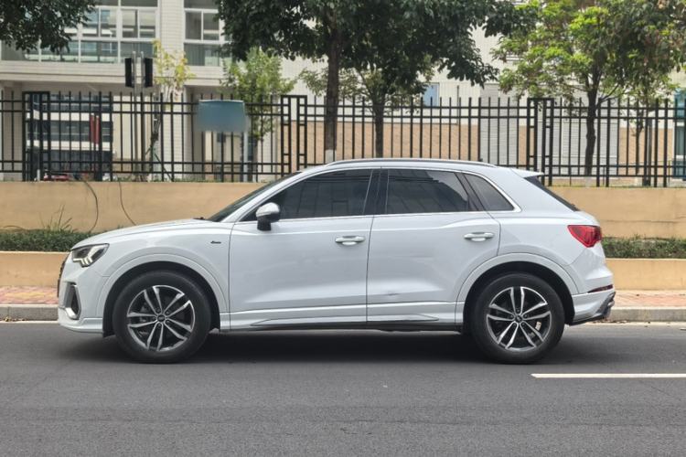 Used Audi Q3 2022 35 TFSI Progressive Dynamic Edition
