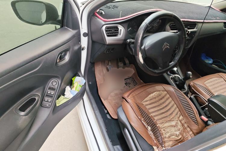 Used Citroen Elysee 2015 Zhishang Edition 1.6L Manual Fashion Model