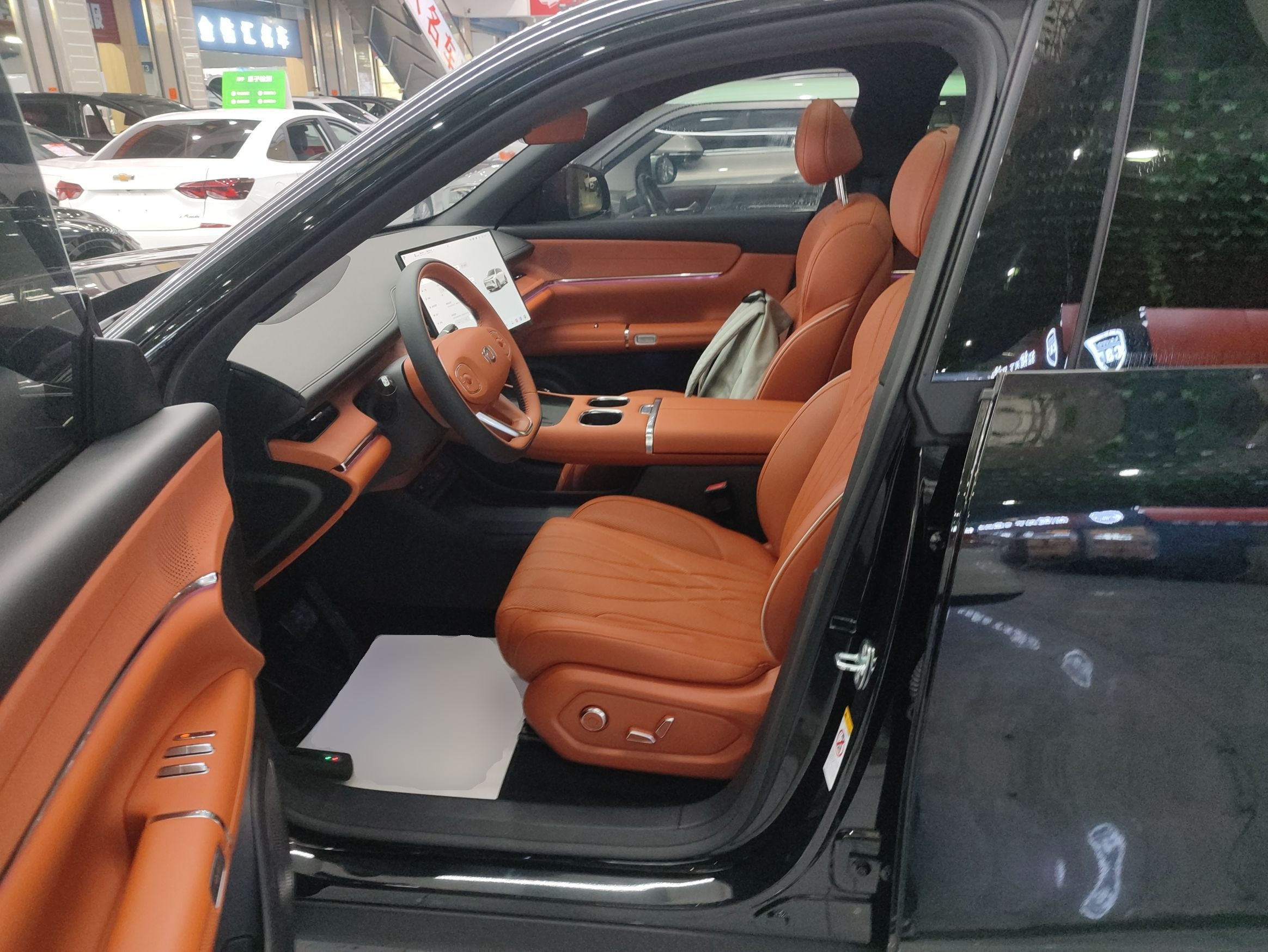 المقاعد الأمامية داخل السيارة