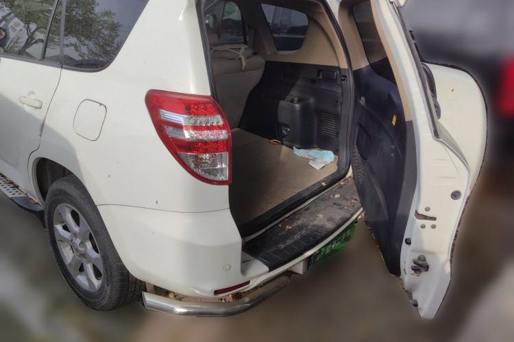 Used Toyota RAV4 2011 2.0L Automatic Classic Edition Trunk