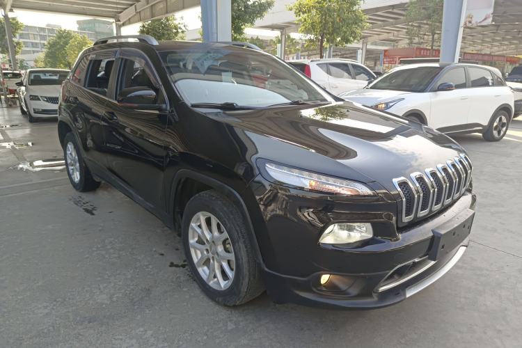 Used Jeep Cherokee 2017 2.0L Superior Edition