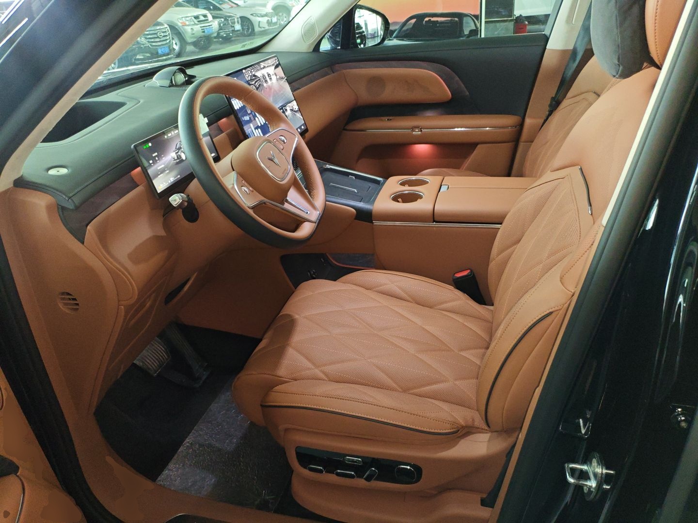 Переднее сиденье в автомобиле