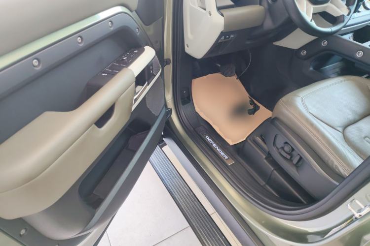 Used Land Rover Defender 2020 110 P400 HSE Driver Seat