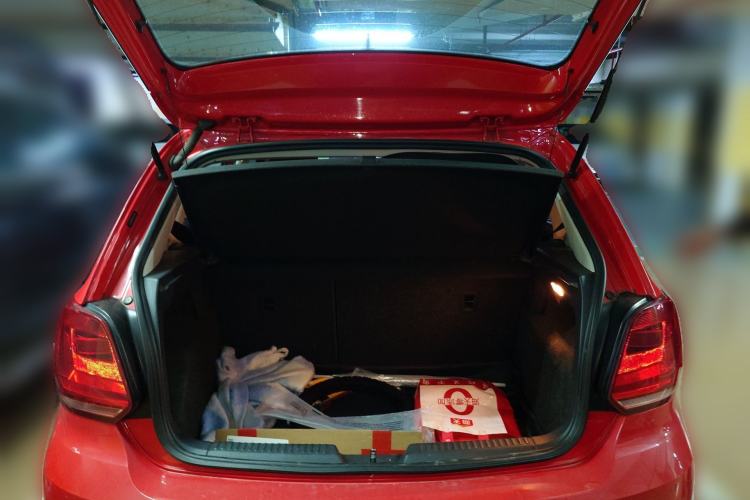 Used Volkswagen Polo 2016 1.6L Automatic Comfort Model Trunk