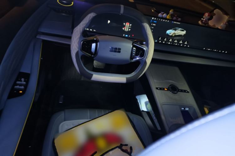 Used Geely Galaxy E8 2024 665 km Range Rear-Drive Starship Long-Range Version
