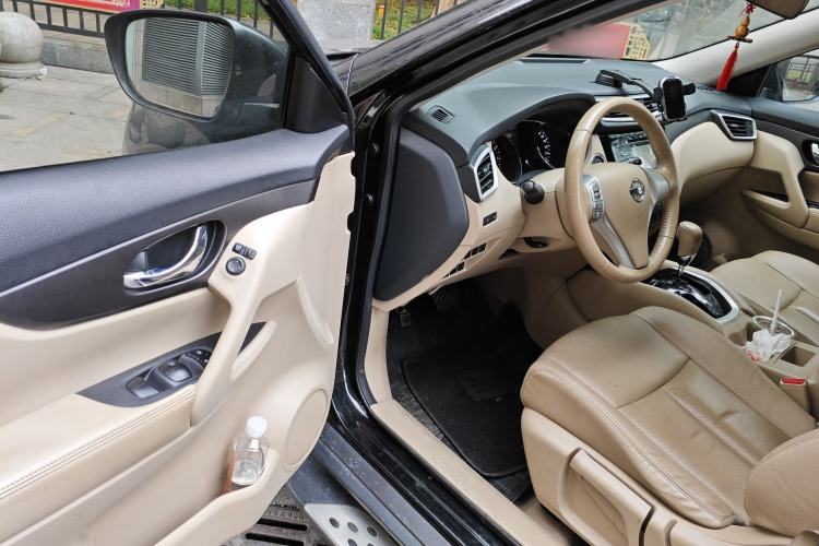 Used Nissan X-Trail 2014 2.0L CVT Comfort Edition 2WD Driver Seat