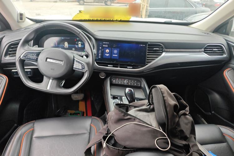 Used Haval F7 2021 2.0T All-Wheel Drive iJoy Center Console