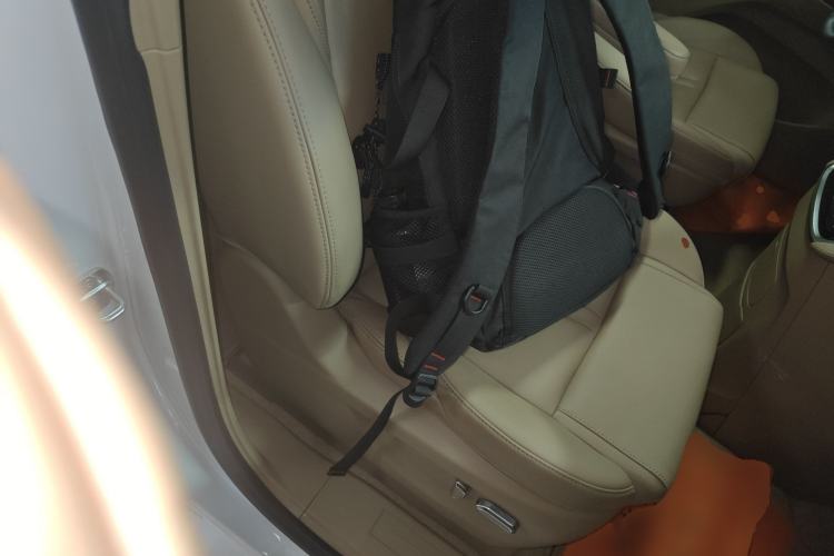 Used Buick GL8 2021 ES Land Cruiser 653T Luxury Edition Right Front Seat