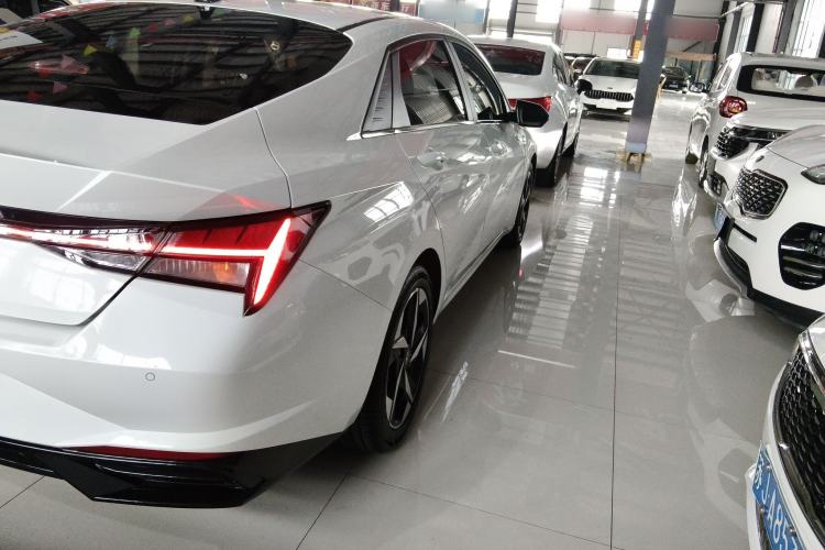 Used Hyundai Elantra 2022 1.5L CVT GLX Elite Edition Right Rear Taillight