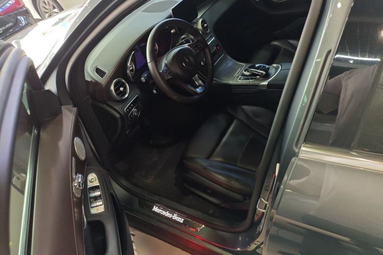 Used Mercedes-Benz GLC 2016 GLC 300 4MATIC Dynamic Model
