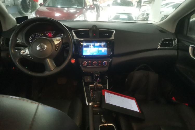 Used Nissan Sylphy 2019 1.6XV CVT Smart Connect Luxury Edition China VI Standard Center Console