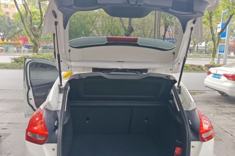 Used Ford Focus 2018 Hatchback Classic 1.6L Automatic Trendy SmartDrive Edition
