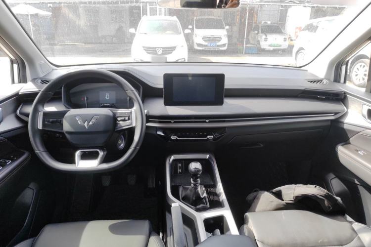 Used Wuling Jiachen 2022 1.5T Manual Comfort & Dynamic Version
