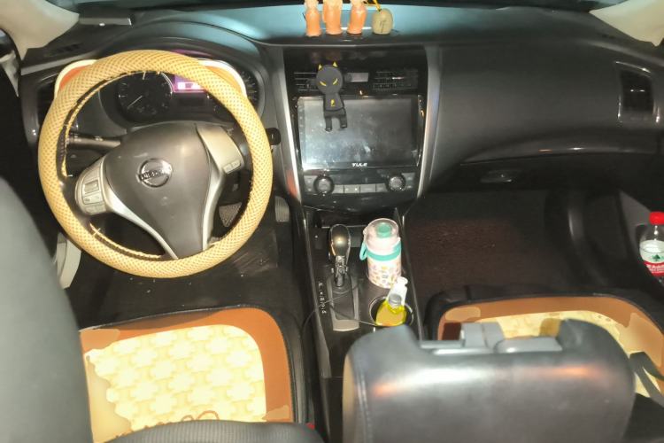 Used Nissan Teana 2013 2.0L XL Comfort Edition Center Console