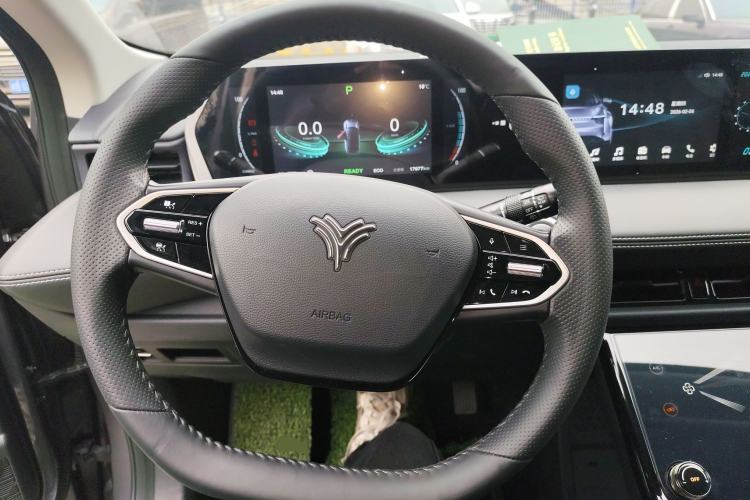 Used NETA U 2023 NETA U-Ⅱ 400 U-SHOW Edition Lithium-Ion Battery Steering Wheel