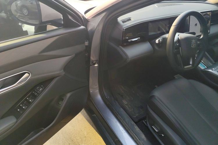 Used BYD Qin L 2025 EV 545KM Beyond Version
