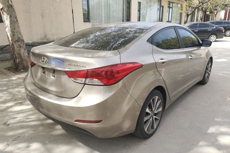 Used Hyundai Elantra (5th Generation / Langdong) 2015 1.6L Automatic Leading Model Rear Right 45 Deg