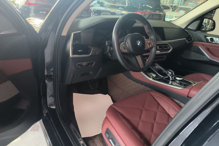 Used BMW X5 2022 Restyled xDrive 30Li Luxury Version M Sport Package
