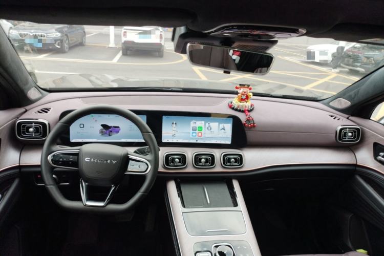 Used Chery Tiggo 9 2025 2.0T Dual-Clutch Two-Wheel Drive Luxury Edition 5 Seats Center Console