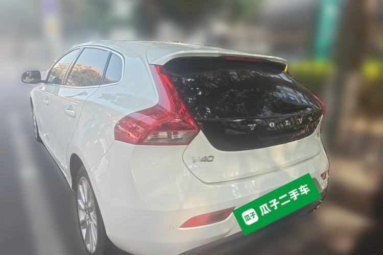 Used Volvo V40 2016 T4 Smart Luxury Edition
