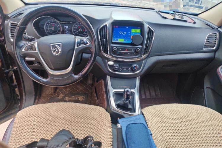 Used Baojun 560 2015 1.8L manual luxury version