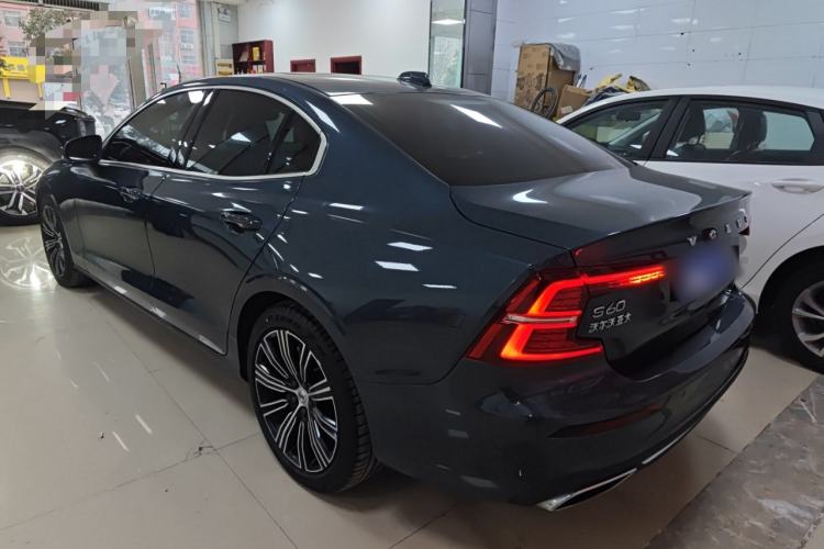Used Volvo S60 2022 B4 Zhiyuan Luxury Edition

