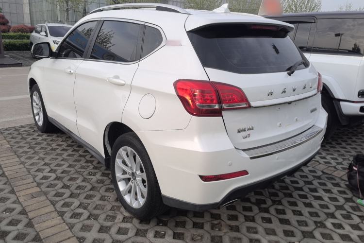 Used Haval H2 2017 Red-Label 1.5T Manual Two-Wheel Drive Luxury Model Exterior 2