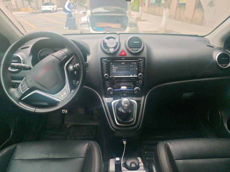 Used Haval H6 2015 Upgraded Model 1.5T Manual Two-Wheel Drive Elite Version — 5