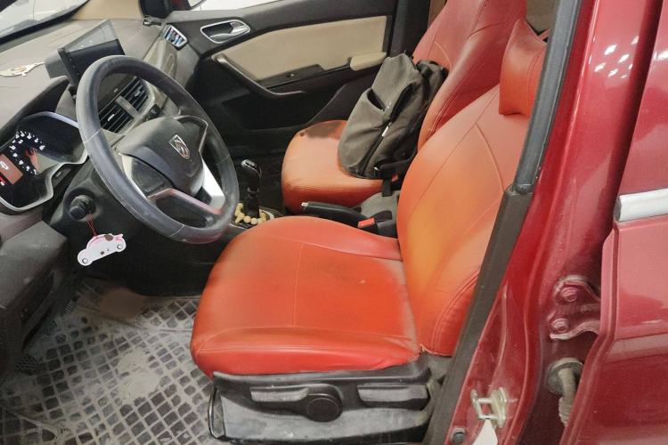 Used Baojun 310W 2017 1.5L Manual Comfort Version China VI Emission Standard